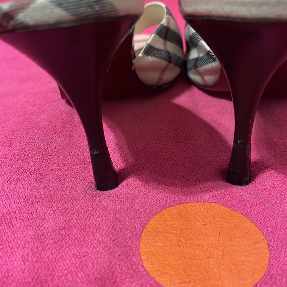 Burberry plaid  Barbie slides 7.5 - Picture 3 of 9